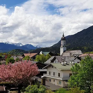  Apartment Bunter Hirsch Im Garmischer Zentrum